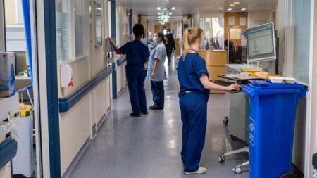 Hospital overcrowding: 417 patients waiting for beds