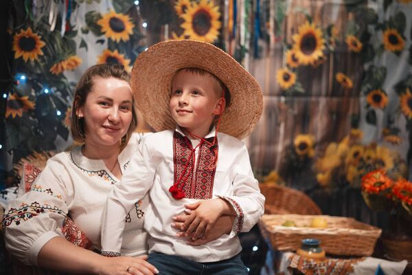 Anastasia and Leo Hordiienko enjoying Culture Night in Claremorris. Picture: Tommy Murphy Anastasia and Leo Hordiienko enjoying Culture Night in Claremorris. Picture: Tommy Murphy