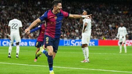 Barcelona thrash Real Madrid 4-0 at Bernabeu helped by Lewandowski double