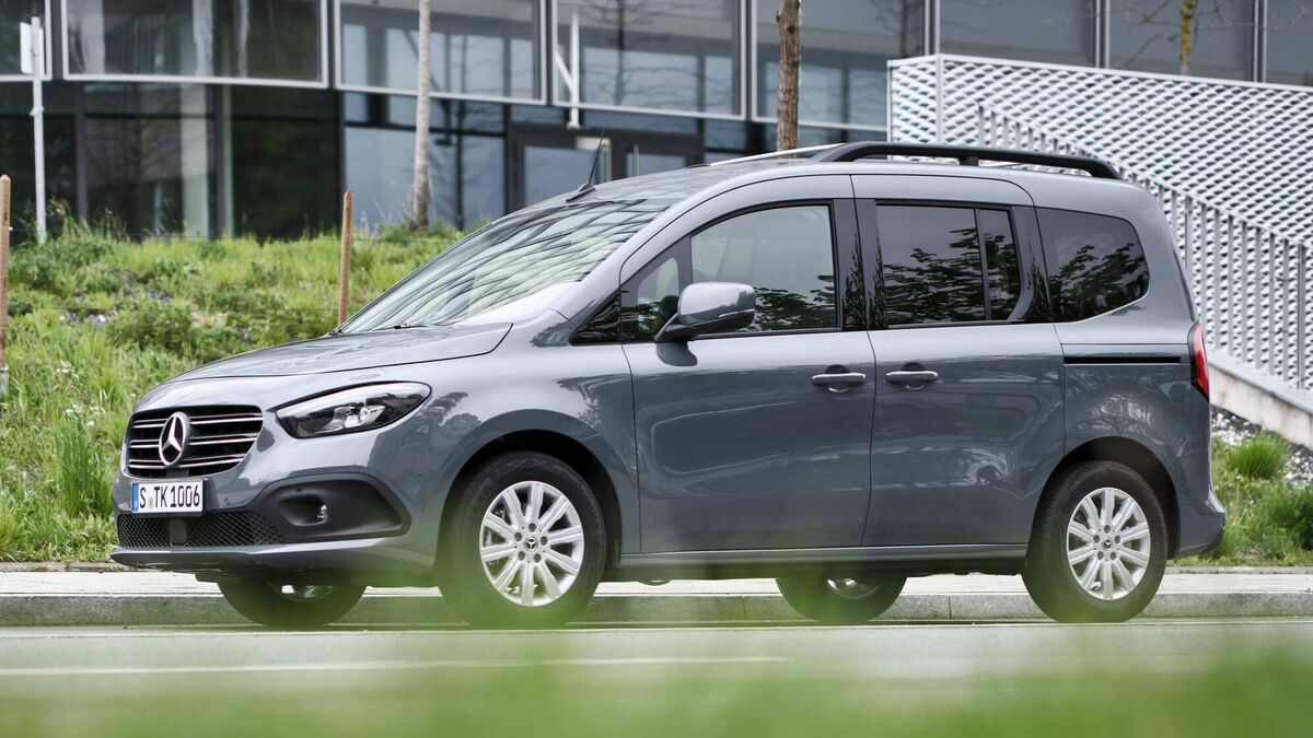 Mercedes-Benz launch all-new people carrier