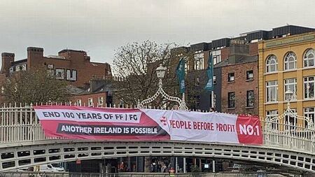 Ha'penny Bridge banner calls for end to 100 years of Fine Gael and Fianna Fáil