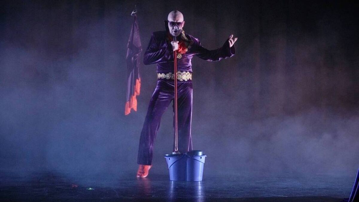 Moving stage production for Ballina Arts Centre