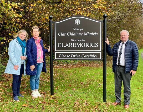Pauline Flynn and Gillian Griffith of Claremorris Tidy Towns with Cllr Richard Finn. Pauline Flynn and Gillian Griffith of Claremorris Tidy Towns with Cllr Richard Finn.