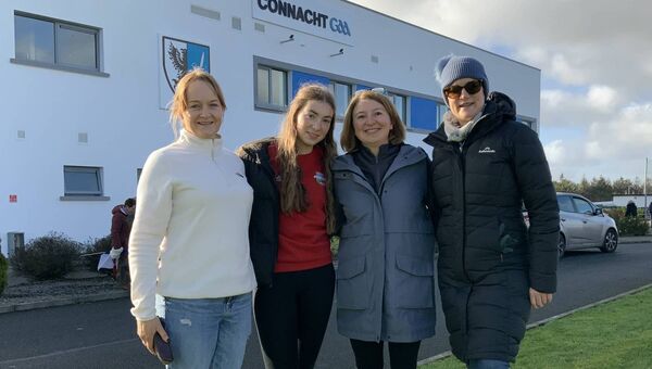 Super club supporters, Emma Staunton, Niamh Prendergast, Mags Prendergast and Éadaoin Earley pictured in Bekan to support the victorious Ballintubber U15s against Claremorris. Picture by Tom Quinn Super club supporters, Emma Staunton, Niamh Prendergast, Mags Prendergast and Éadaoin Earley pictured in Bekan to support the victorious Ballintubber U15s against Claremorris. Picture by Tom Quinn