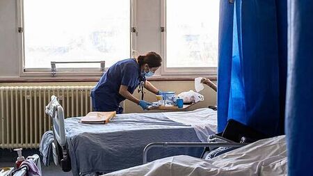 Irish researcher finds 1.1 million NHS employee records were leaked