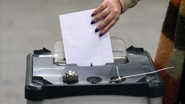 Exit poll: Sinn Féin, Fine Gael and Fianna Fáil virtually neck-and-neck in election