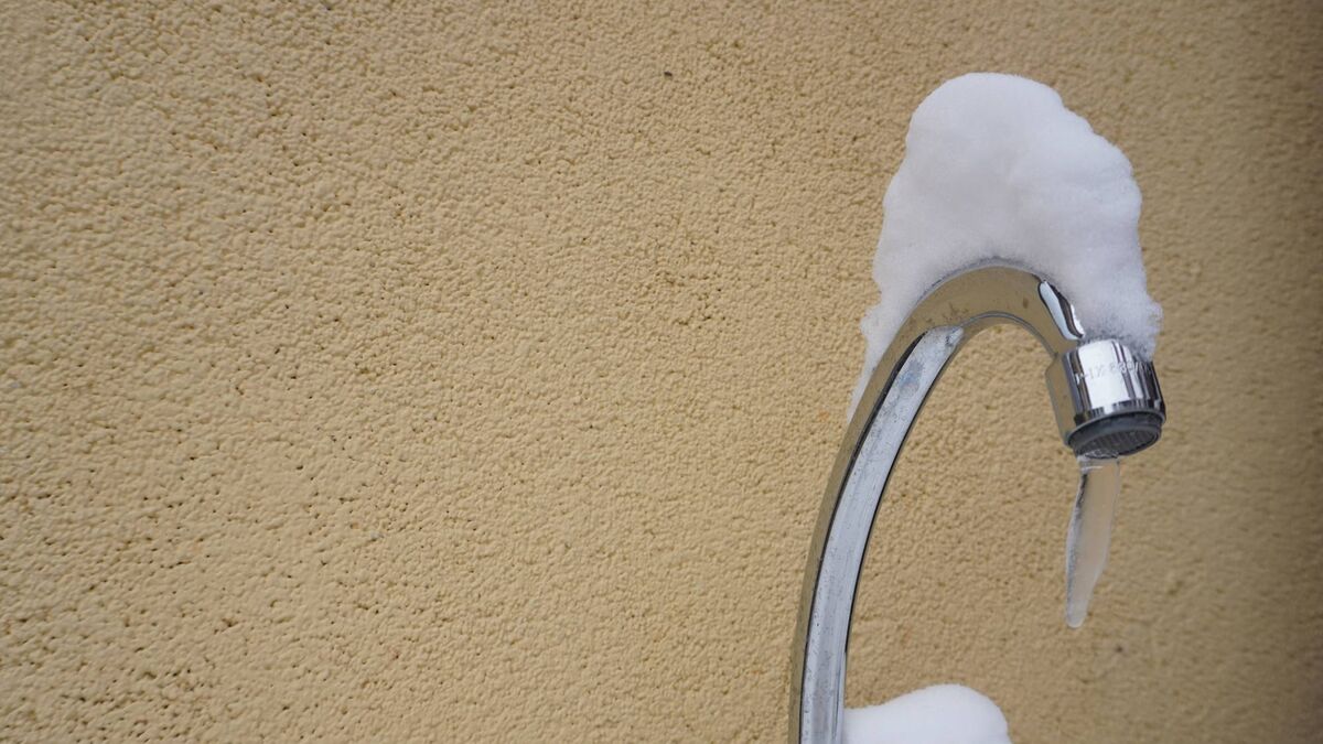 Uisce Éireann provide tips for Mayo public as cold snap hits Ireland