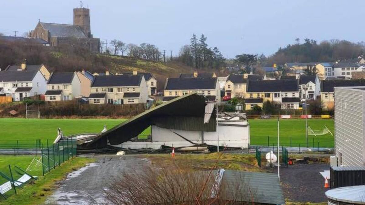  Roof of Mayo GAA club’s stand collapses under force of Storm Eowyn