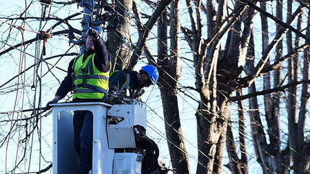 Storm Éowyn: Over 350,000 homes and businesses still without power