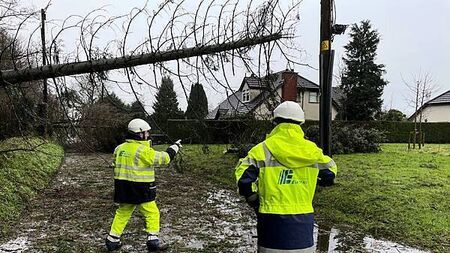 Storm Éowyn: 25,000 without power could have to wait until weekend to be restored