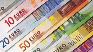 HUGE win for Mayo woman in lucky scratch card from local shop