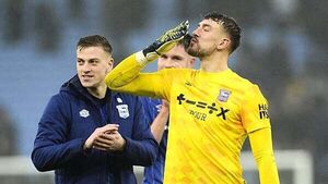 Debutant keeper Alex Palmer inspires 10-man Ipswich to valuable draw at Villa Debutant keeper Alex Palmer inspires 10-man Ipswich to valuable draw at Villa