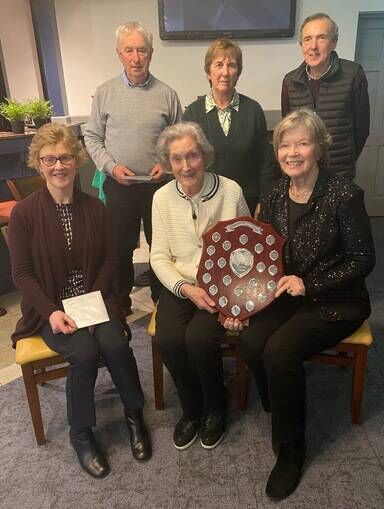 The Freeman Competition was held at Enniscrone Bridge Club recently. Overall winner Laura Doherty (right) was presented the shield by Ann Freeman (centre), 2nd place was Anne Treacy (left). Standing are 4th place Sean Brogan, 3rd place Moya Brogan and Peter Murphy. 
