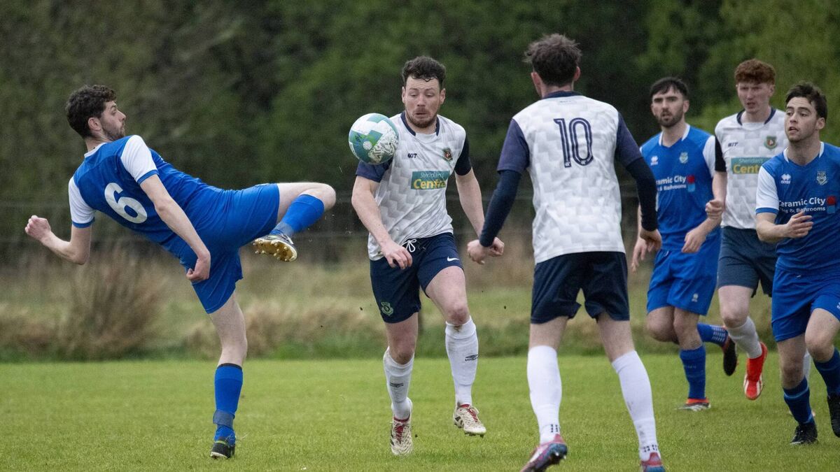 Glenhest leave Manulla feeling blue