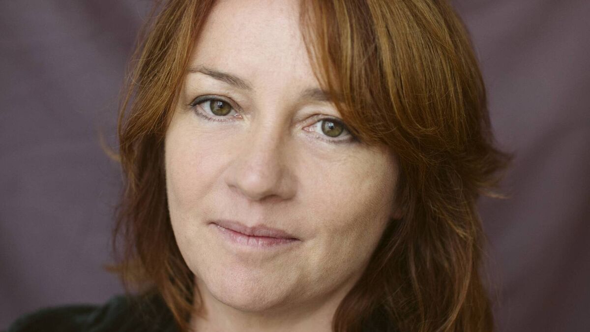 Top author to judge short story contest