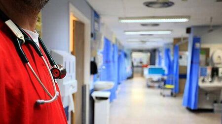 Hospital overcrowding: 411 patients waiting for beds