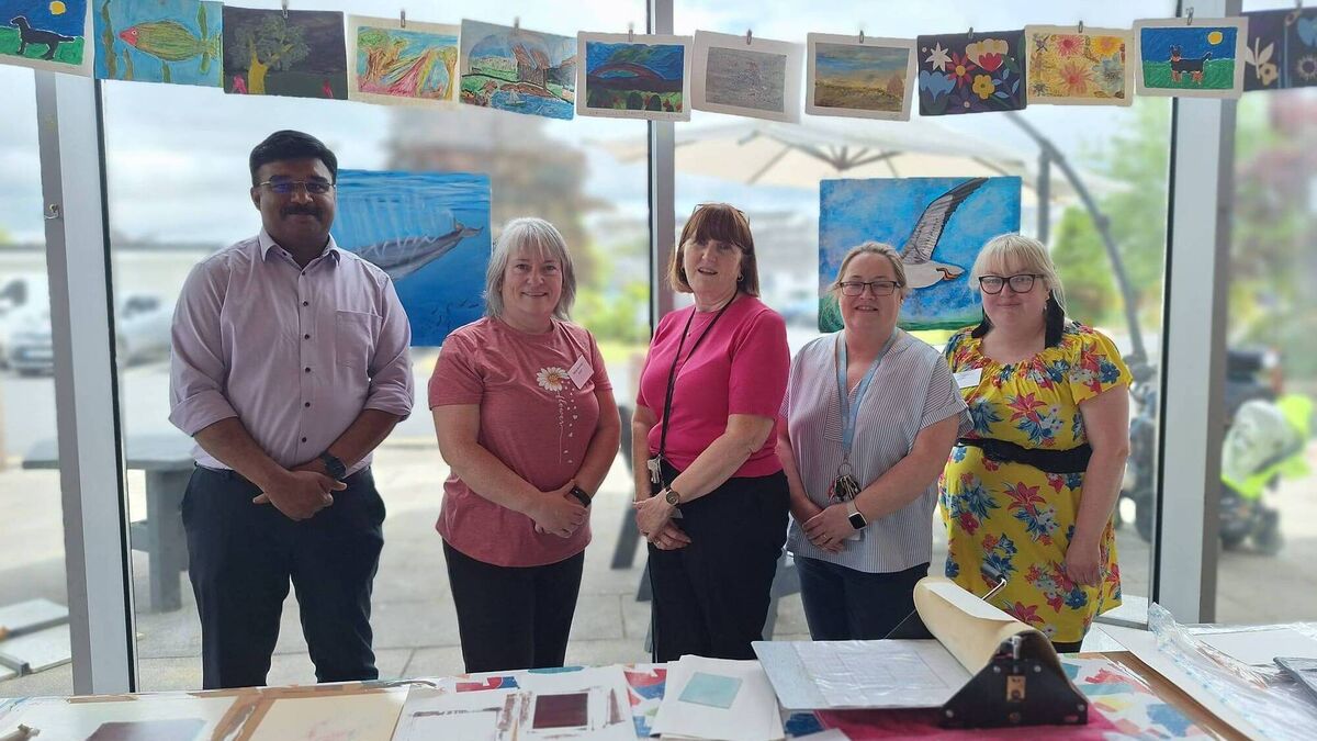 Hospital residents benefit from art project