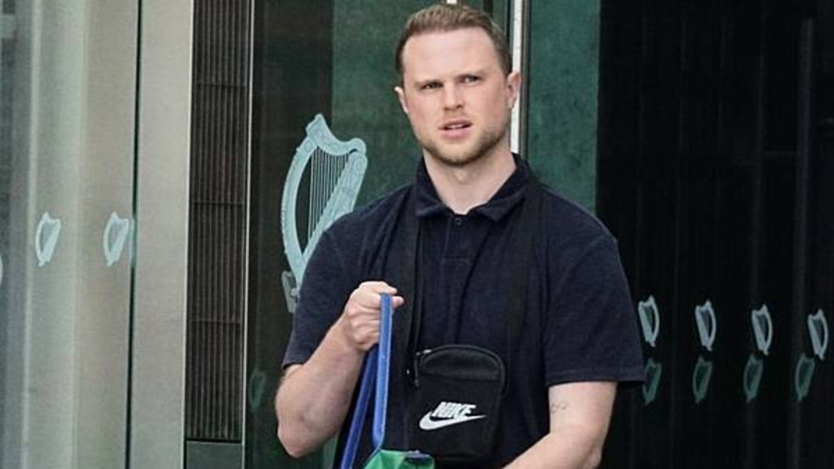 Insurance broker spared jail and record after smoke alarm triggered on flight to Dublin
