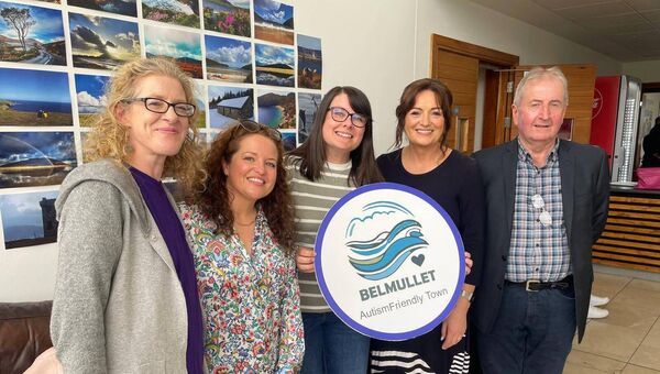 Pictured at the recent launch of the Belmullet Autism Friendly Town initiative which was hosted at Áras Inis Gluaire in Belmullet were from l/r; Dervilia Cullotty (Erris Family and Community Support Centre voluntary board member), Leah Owens (Community Based Family Support Worker – Erris Family and Community Support Centre), Leanne Barrett (Co-Ordinator, Erris Family and Community Support Centre), Rosaleen Lally (National Access Programme Manager, Irish Wheelchair Association), and Paddy Joe Deane (Erris Family and Community Support Centre voluntary board member). 