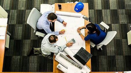 Six in 10 employees expect to receive salary raise this year, research shows