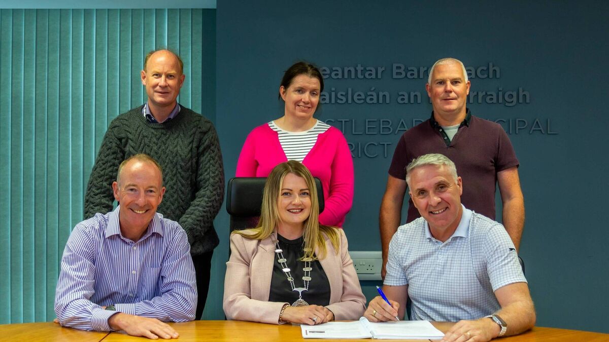 Contract signed for new dog park in Mayo town