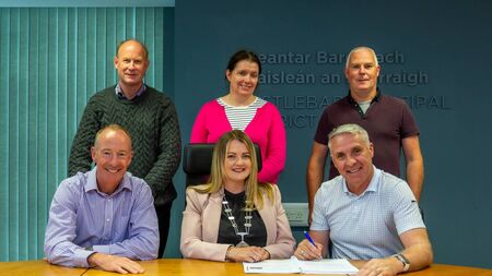 Contract signed for new dog park in Mayo town