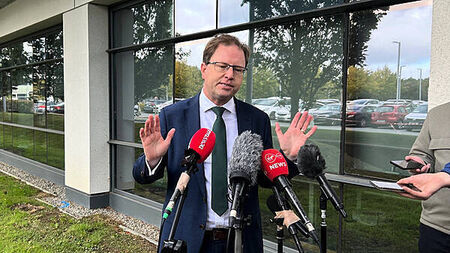 Government ministers say coalition is ‘at one’ over student contribution fees