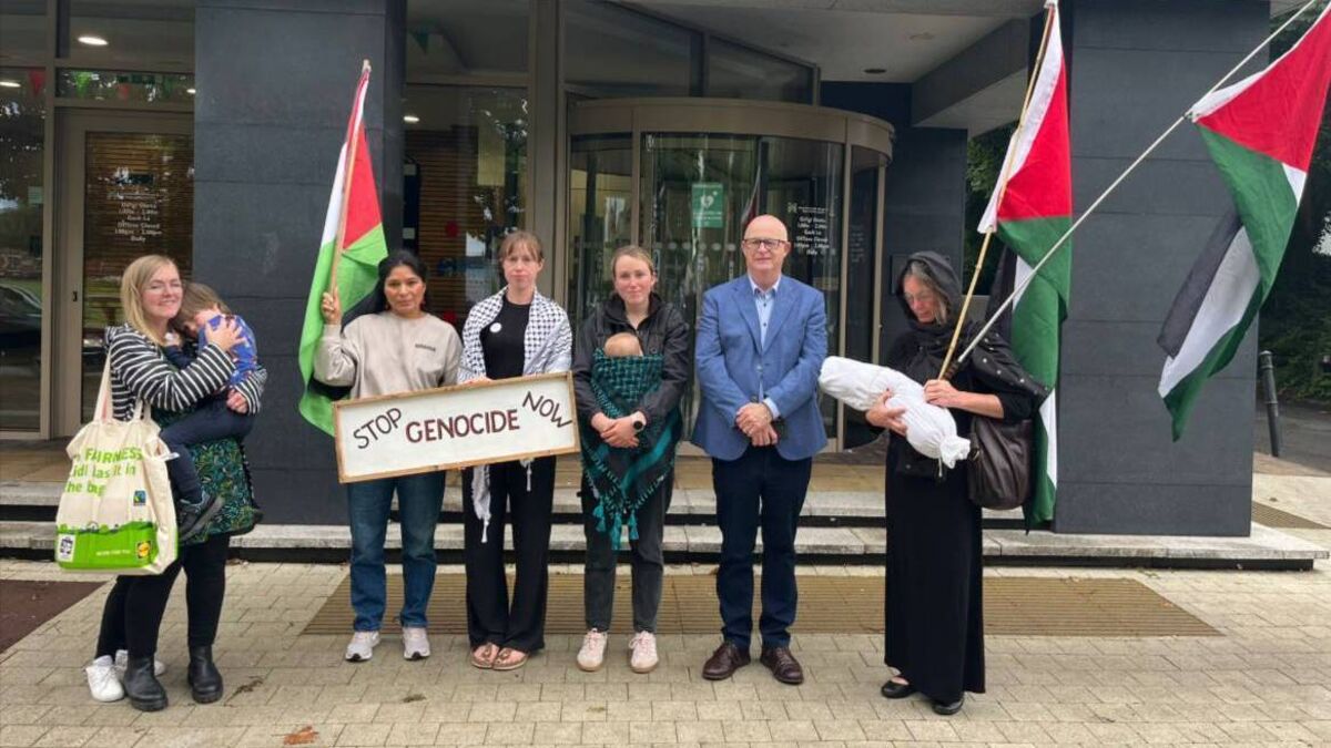 Councillors praise role of Gaza protest group