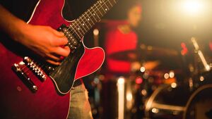 Popular tribute band to perform in Mayo town