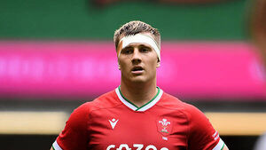 Ben Carter to head home after suffering concussion in Wales’ Test opener Ben Carter to head home after suffering concussion in Wales’ Test opener