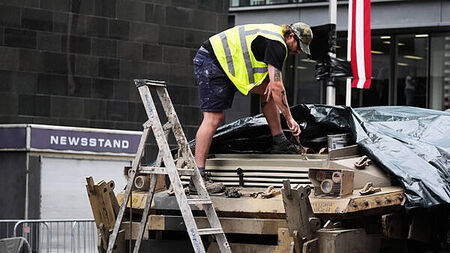 Fans applaud Spider-Man cast and crew after action scene takes place in Glasgow