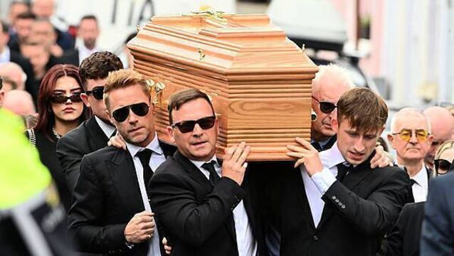 <p>Ronan Keating and members of the Keating family pictured at his brother Ciaran's funeral.</p>