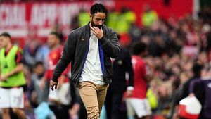 Sunday’s briefing: Man Utd finally win and Newcastle sign new striker Sunday’s briefing: Man Utd finally win and Newcastle sign new striker