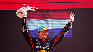 Mike De Decker stuns Luke Humphries to win World Grand Prix
