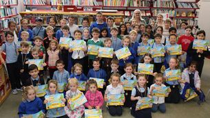 <p>Children from Ballyhaunis area are pictured receiving their Summer Stars certificates and medals at Ballyhaunis Library. Also included are Eleanor Freyne (Ballyhaunis Librarian), Emer Donoghue and Darina Molloy (Senior Executive Librarians, Mayo County Library). 	Picture: Glynn's Photography</p>