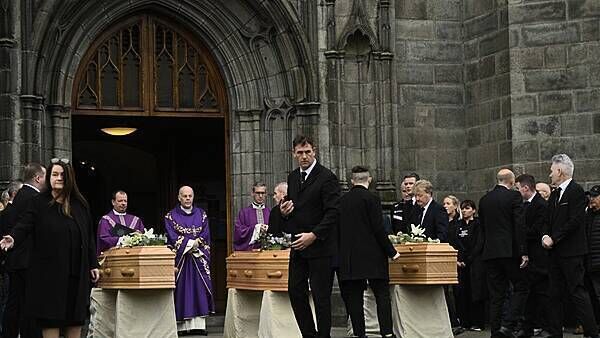 ‘Extraordinary’ outpouring of love for family members killed in Co Louth