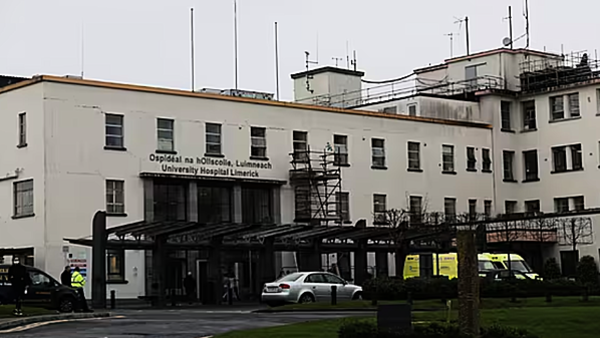 Hospital overcrowding: 439 people waiting for beds in hospitals