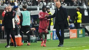Alexander Isak and Jeremie Frimpong injured as Liverpool end losing run Alexander Isak and Jeremie Frimpong injured as Liverpool end losing run