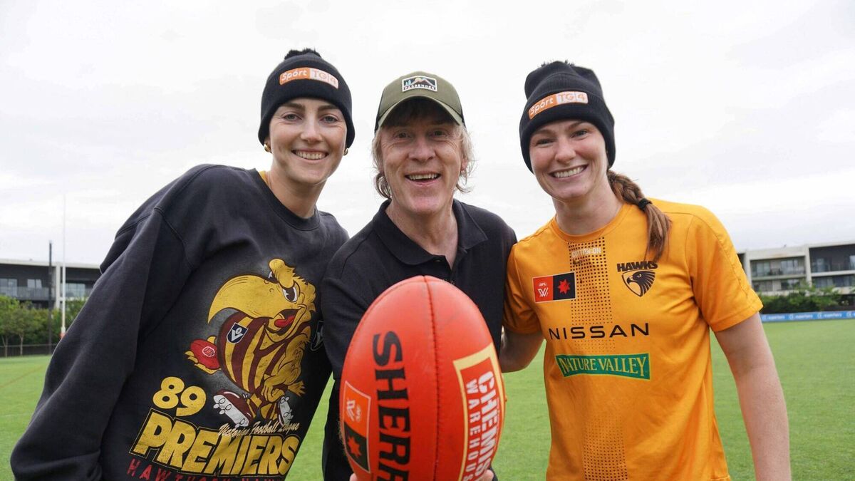 Hector meets Mayo star in Australia while filming new travel series
