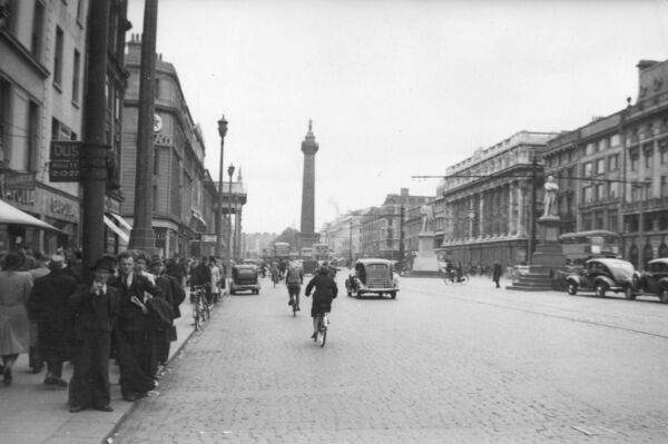 Dublin's main thoroughfare, O'Connell Street, with Nelson's pillar in the background, in the mid-1940s. 	Picture: Central Press/Getty Images