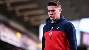 Gary Neville says Man Utd’s ‘ageing’ spine ‘should be doing a lot better’ Gary Neville says Man Utd’s ‘ageing’ spine ‘should be doing a lot better’