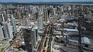 Harris says Farage comparison a ‘dog whistle’