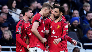 Matthijs de Ligt nods in dramatic equaliser for Manchester United at Tottenham