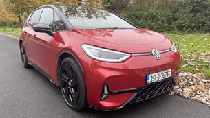 <p>The car looked the business in a King’s Red metallic exterior with black roof, tailgate and pillars. </p>