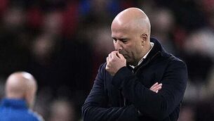 Idrissa Gana Gueye sent off for slapping Everton team-mate Michael Keane Idrissa Gana Gueye sent off for slapping Everton team-mate Michael Keane