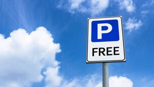<p>Free parking sign.</p>