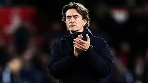 Stephen Bunting holds nerve to edge into second round of World Championship Stephen Bunting holds nerve to edge into second round of World Championship