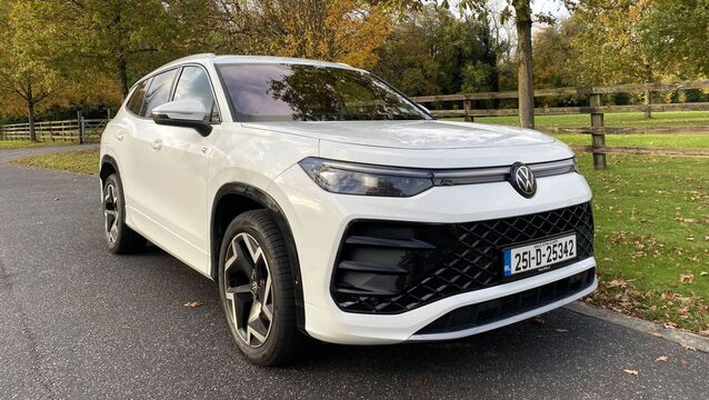 <p>The model is impressive from every angle. My car was white with black pillars, tinted rear windows, and chrome trim along the tops of the side windows.</p>