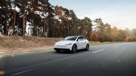 Tesla launches Model Y Standard at €42,990
