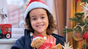 <p>Isa Summer from Ballina is pictured with her special new teddy bear courtesy of Daniel’s Bar &amp; Restaurant.</p>